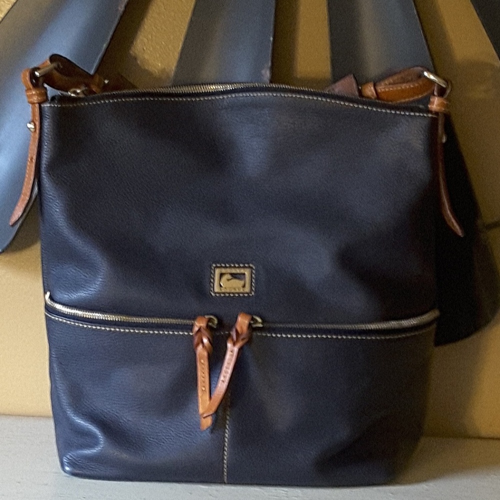 Designer Handbag - Picture 2 of 6